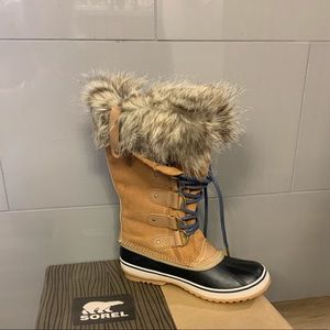 New, never been worn Sorel Joan of Artic boots 9.5